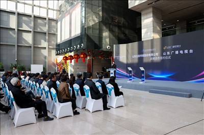 山東出版?zhèn)髅焦煞萦邢薰? /></a>
                                        <h3><a href="http://www.lyhengda.com.cn/News/4/20/NewsDetail_5336_1.html" title="精準(zhǔn)培訓(xùn)拓思路 共謀發(fā)展新篇章——股份公司召開第四屆教材教輔出版發(fā)行專項(xiàng)培訓(xùn)會(huì)議" target="_blank">精準(zhǔn)培訓(xùn)拓思路 共謀發(fā)展新篇章</a></h3>
                                        <p class="newsinfo">
                                            11月27至29日，公司于中共濟(jì)南市委黨校萊蕪校區(qū)召開第四屆教材教輔出版發(fā)行專項(xiàng)培訓(xùn)會(huì)議?！?
                                        </p>
                                    </li>
                                    
                                </ul>
                            </div>
                            <div   id="vrbtb5j"   class="pagelist">
                                <ul><li id="rx5f5dp"    class=